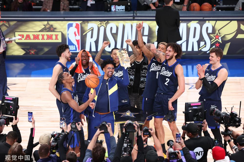 也展示了他 也展示了他